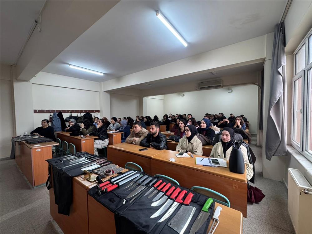 Aşçılık Öğrencilerine Keskin Bilgiler: Pirge’den Bıçak Eğitimi
