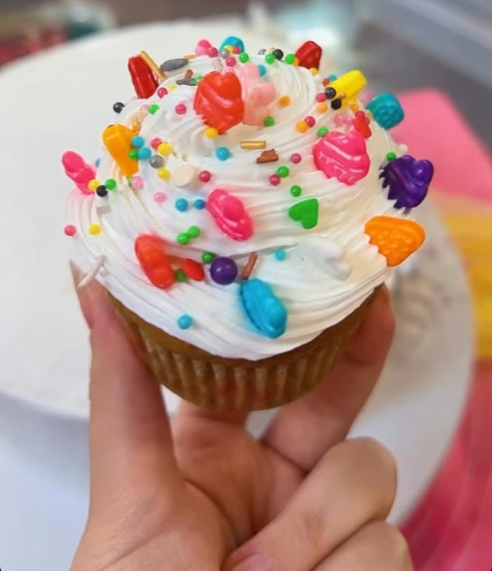 Pastane Ürünleri Dersinde “Yaş Pasta ve Special Cupcake” Uygulamaları Gerçekleştirildi