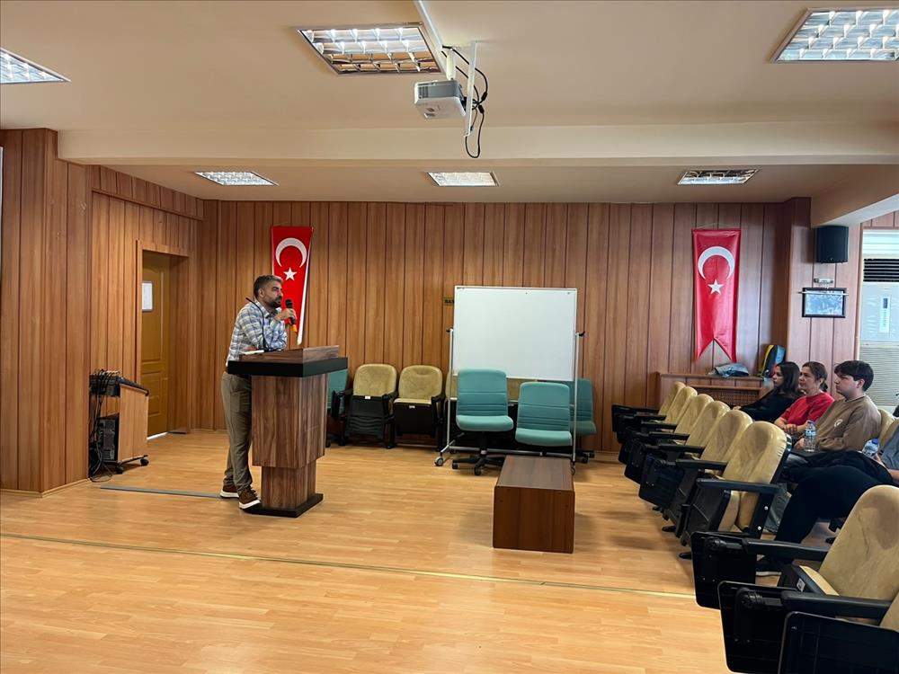 Otel, Lokanta ve İkram Hizmetleri Bölümü, yeni öğrencileri için oryantasyon programı düzenledi