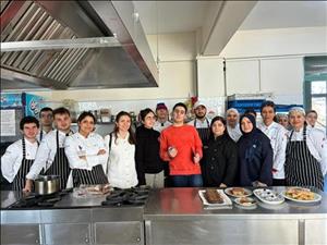 Bir Gün Değil Her gün  Yanınızdayız 