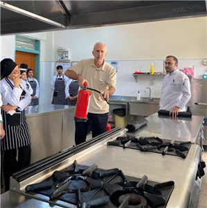 Aşçılık Programı Öğrencilerine Mutfakta Yangın Güvenliği Eğitimi